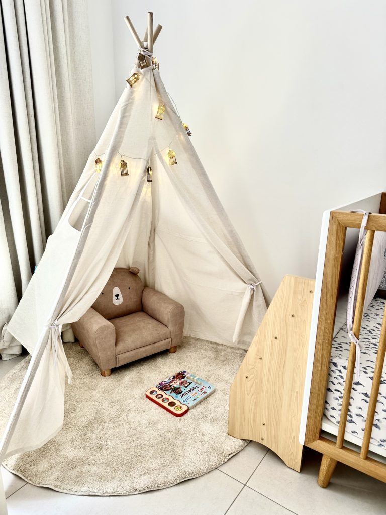 cuarto con telas infantiles